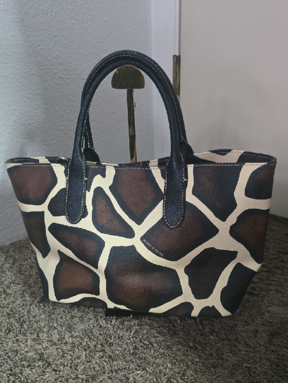 Dooney & Bourke Brown & Cream Giraffe-Pattern Medium Tote (EUC)✨️🤎🤍🦒✨️ - Picture 15 of 15